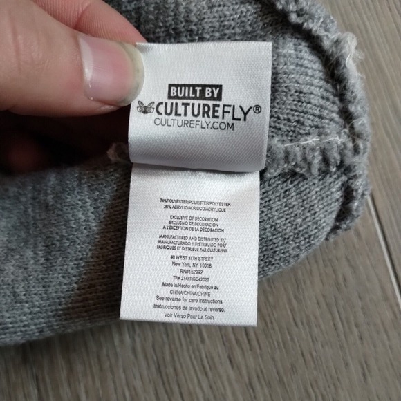 FRIENDS Beanie Winter Hat Skull Ski Cap Gray Stretch Polyester Sitcom TV Show - Picture 6 of 7